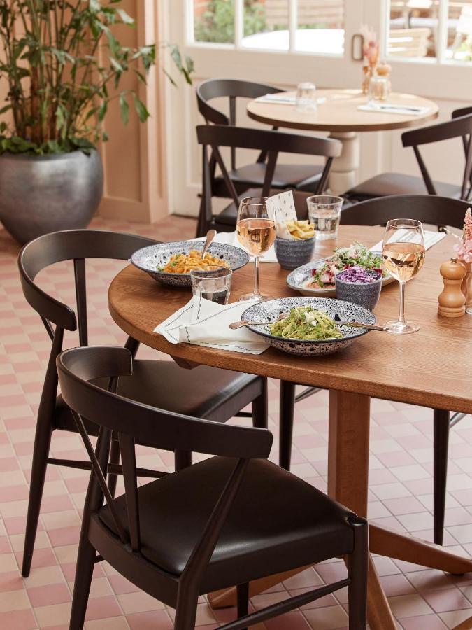 The Georgian, Haslemere, Surrey Екстериор снимка