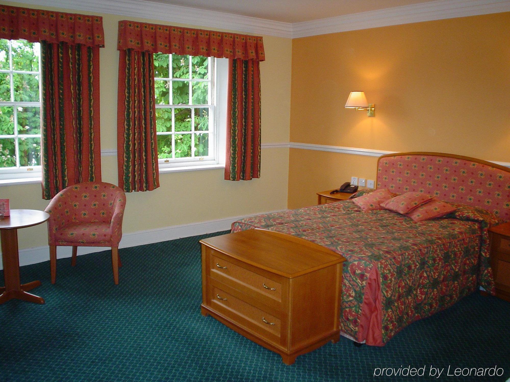 The Georgian, Haslemere, Surrey Стая снимка
