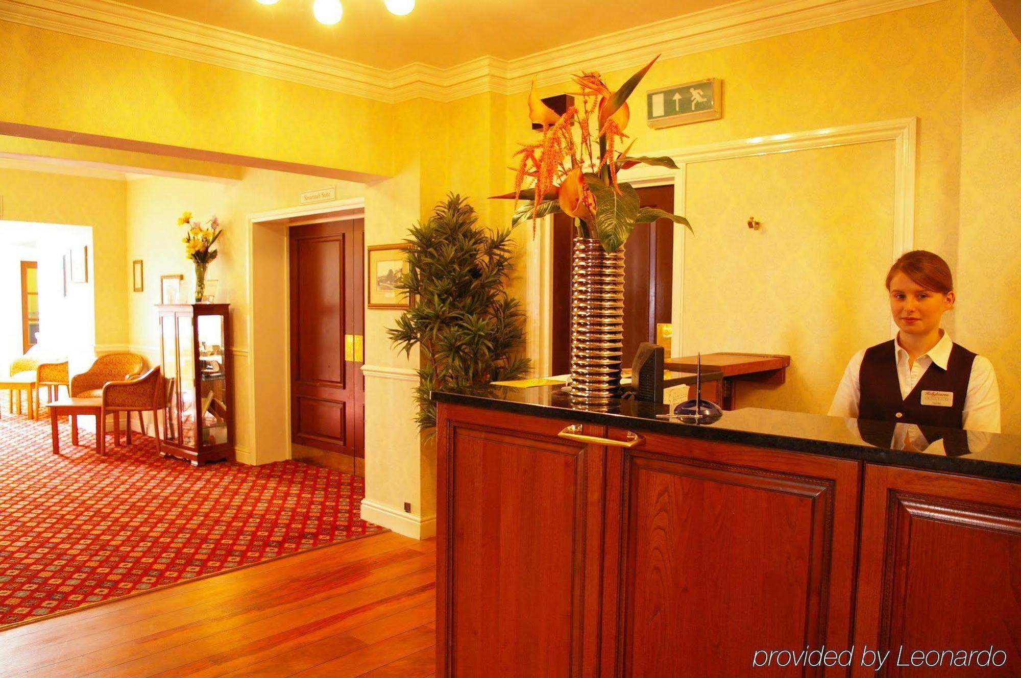 The Georgian, Haslemere, Surrey Интериор снимка
