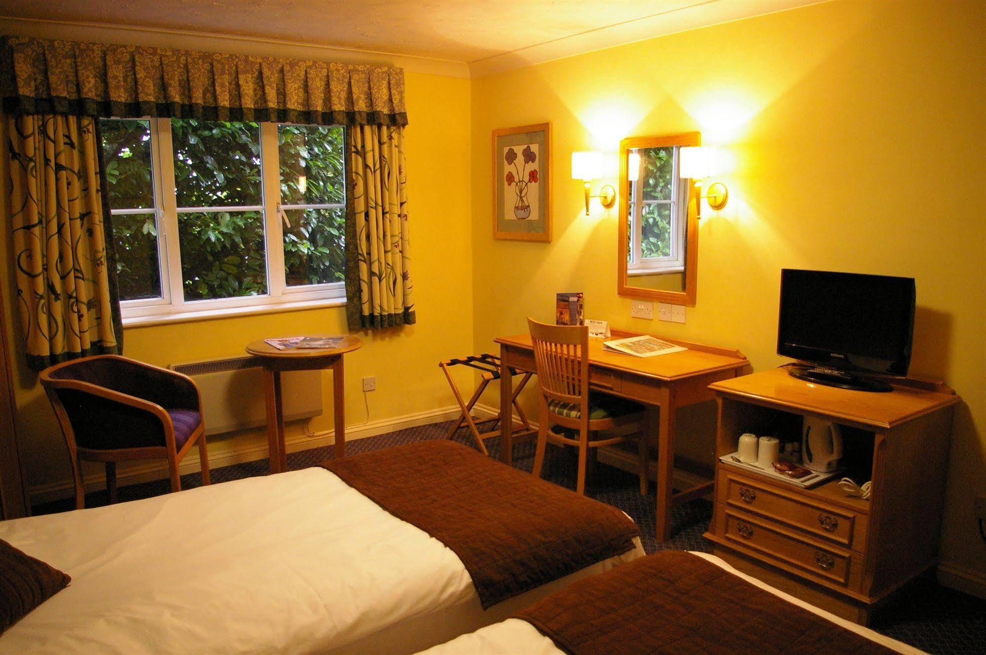 The Georgian, Haslemere, Surrey Екстериор снимка
